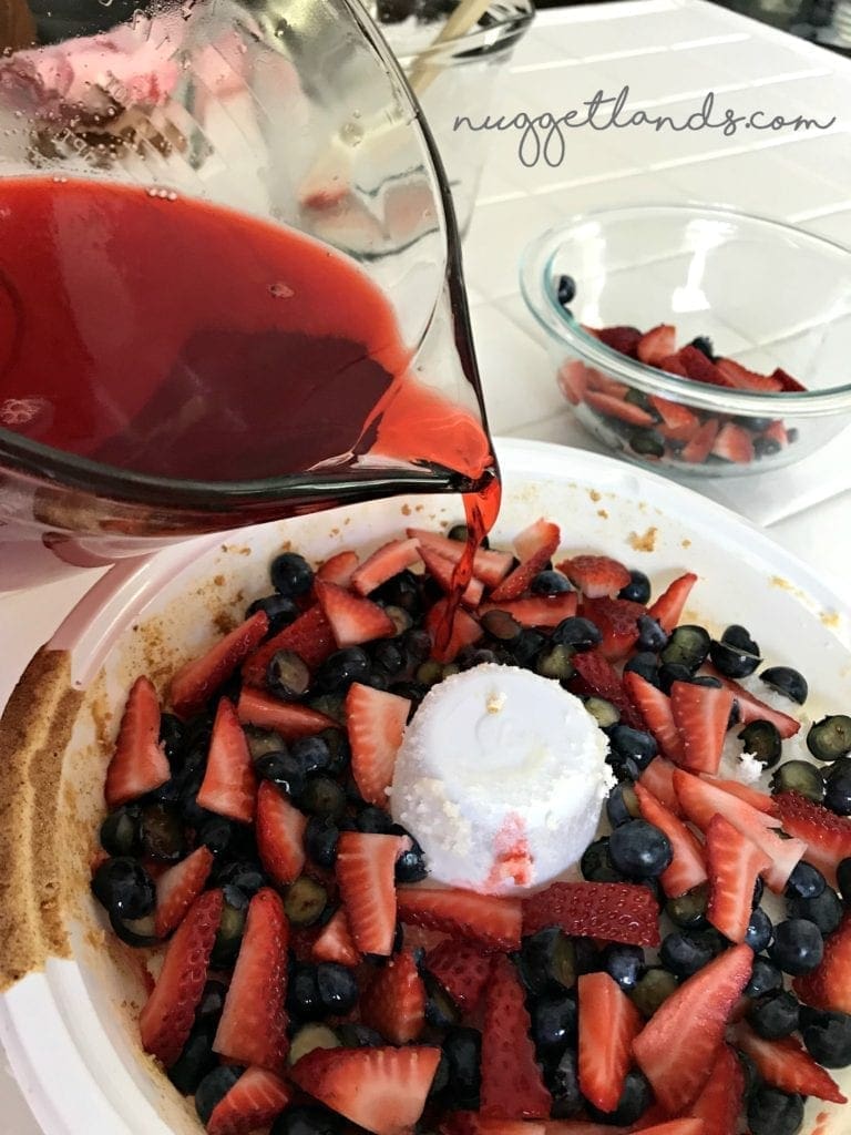 4th of July dessert pouring jello