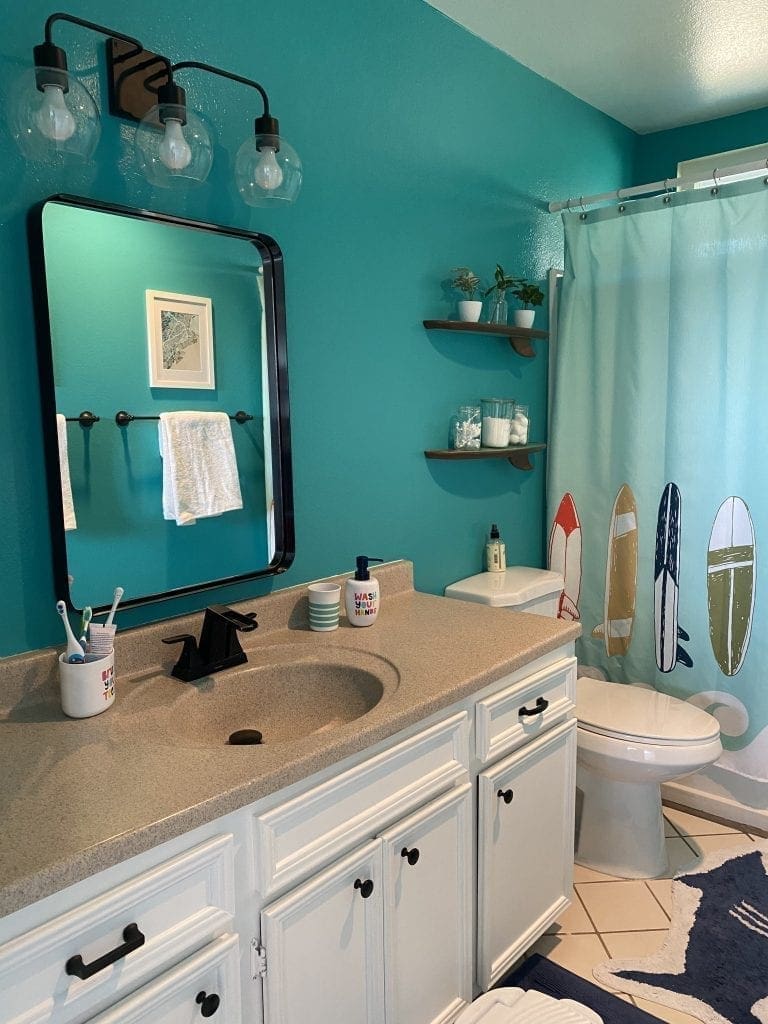 Kid's beach bathroom inspiration